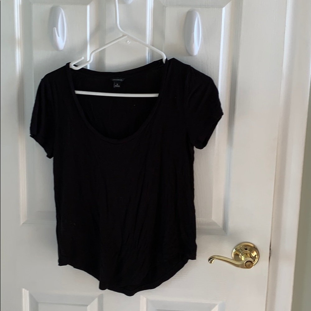 Basic short sleeved black tee